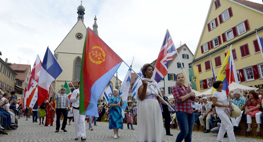 Auch in diesem Jahr würdigt die Landesregierung besondere Leistungen bei der Erforschung der lokalen Geschichte und Traditionen in Baden-Württemberg mit dem Landespreis für lokale Forschung. Bewerbungsschluss ist der 30. April 2021. Auch in diesem Jahr möchte die Landesregierung besondere Erfolge bei der Erforschung der lokalen Geschichte und Traditionen in Baden-Württemberg würdigen. Das Ministerium für Wissenschaft, Forschung und Kunst schreibt daher erneut Staatspreis für lokale Forschung aus. „Für uns als Gesellschaft ist es immens wichtig, aus der Vergangenheit für die Zukunft zu lernen und uns viele Perspektiven und Sichtweisen auf die Vergangenheit und die Gegenwart zu geben. Die vielen freiwilligen lokalen …