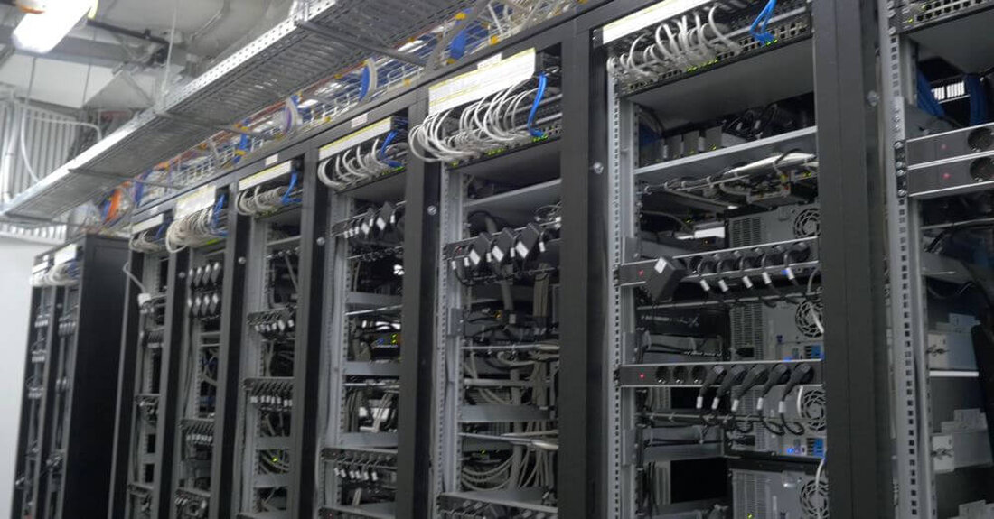 Die Coolpad Group plant den Erwerb von 2.700 BTC-Mining-Rigs für 13,5 Millionen US-Dollar. Das Unternehmen wird diese Bohrinseln in Nordamerika einsetzen. Coolpad, ein in Shenzhen ansässiger und an der Hongkonger Börse notierter Telekommunikationsanbieter, möchte 13,5 Millionen Dollar in ein großes Bitcoin-Mining-Unternehmen investieren. Als Teil eines Vorstoßes in die Kryptowährungswelt hat Coolpad dieser Initiative eigens über 106 Millionen HK$ (ungefähr 13,5 Millionen US-Dollar) zugewiesen. Das chinesische Unternehmen plant, die Investition in 2.700 BTC-Mining-Rigs zu investieren und die erworbenen Maschinen dann in Nordamerika einzusetzen. Coolpad hat ein Auge auf die Web3-Branche geworfen Laut Angaben, die das börsennotierte Unternehmen kürzlich in einer Regulierungsmitteilung …