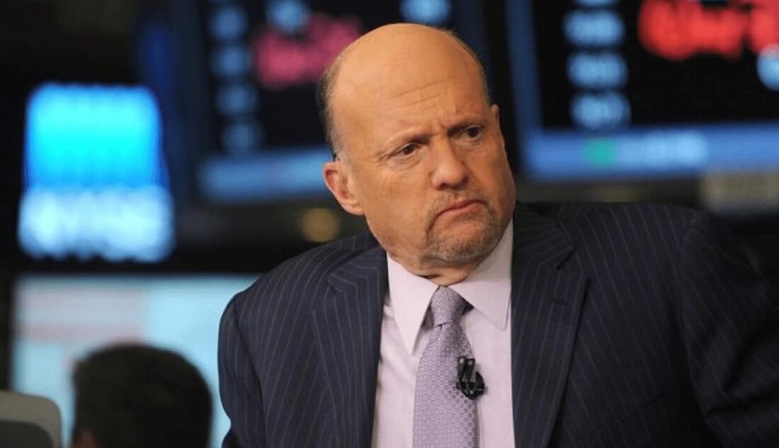 Cramer schlug vor, dass Bitcoin eine Erholung wie im letzten Jahr erleben könnte – eine Rallye, die Bitcoin nach Norden auf das Allzeithoch im November trieb In einer kürzlich erschienenen Ausgabe der Mad Money Show, Jim Cramer von CNBC analysiert die Märkte, wie von Tom DeMark vorhergesagt. Tom DeMark, der Erfinder des Symbolik-Finanzmarktanalysetools, ist nicht irgendein Kopf in Marktangelegenheiten. Mit einer langjährigen Karriere im Bereich objektiver und mechanisch angetriebener Marktindikatoren werden ihm mehrere frühere genaue Vorhersagen auf dem Kryptomarkt zugeschrieben. Bitcoin und Ethereum stehen vor einem Aufwärtstrend Jim Cramer sagte den Zuschauern, dass die beiden führenden Krypto-Assets, Bitcoin und Ethereum, …