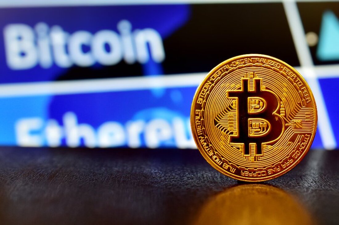 Die zentralen Thesen BRC-20-Token wurden im März 2023 auf Bitcoin eingeführt Im Mai 2023 stiegen die Transaktionsgebühren auf ein Allzeithoch, als die Netzwerkaktivität zunahm Die Einführung von Memes und NFTs in Bitcoin hat zu Kontroversen geführt Einige argumentieren, dass die steigenden Gebühren für die Sicherheit des Netzwerks von entscheidender Bedeutung sind, während andere sich darüber lustig machen, dass die Aktivität von der „Vision“ von Bitcoin abweicht. Wir leben in einer inflationären Welt. Lebensmittelpreise, Miete, Energie – alles fühlt sich teurer an. Das ist jedoch nicht auf die Fiat-Welt beschränkt. Bitcoin-Benutzer haben kürzlich eine Gebührenerhöhung bemerkt. Warum passiert das also und …