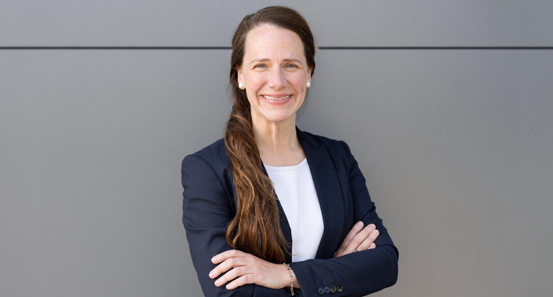 Mit Rebecca C. Reisch als Geschäftsführerin der Cyber ​​Valley GmbH soll die Vision des Cyber ​​Valley als führendes Zentrum für Forschung und Unternehmertum im Bereich Künstliche Intelligenz vorangetrieben werden. Künstliche Intelligenz ist eine zukünftige Quelle unseres Wohlstands. Fünf Jahre nach Beginn des Forschungskonsortiums in der Region Stuttgart-Tübingen Cyber ​​Valley mit der Gründung der Cyber ​​Valley GmbH in die nächste Phase in der Entwicklung des KI-Ökosystems. Rebecca C. Reisch wurde mit Wirkung zum 1. Juni 2022 zur Geschäftsführerin bestellt. Als erfahrene Gründerin und Managerin wird Rebecca Reisch zukünftig alle Aktivitäten der Cyber ​​Valley GmbH verantworten. Gesellschafter der Cyber ​​Valley GmbH sind &hellip;