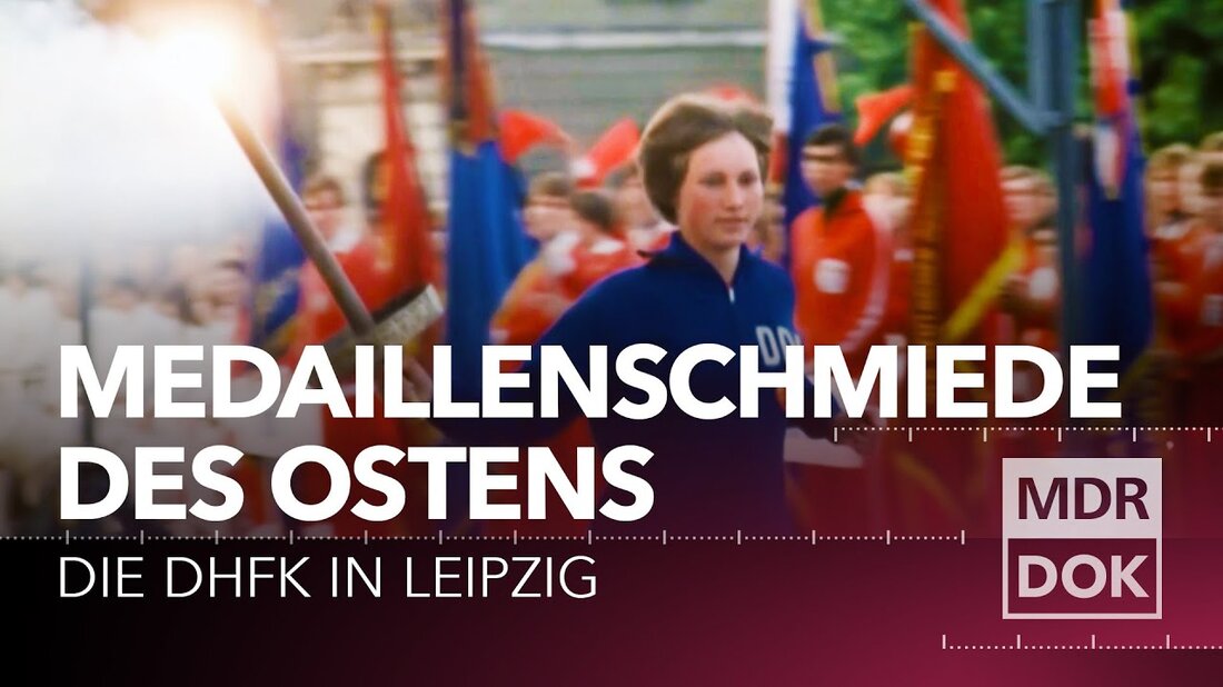 Sie ist die Medaillenschmiede im DDR-Leistungssport – die DHfK in Leipzig. Die Deutsche Hochschule für Körperkultur gehört seit 40 Jahren zu den erfolgreichsten Sporthochschulen der Welt. Hier werden Toptrainer und Sportler ausgebildet, die dem kleinen Land im Leistungssport zum dritten Platz hinter den Supermächten USA und UdSSR verhelfen. Mit ihrer Gründung am 22. Oktober 1950 wurde ein bisher unbekanntes, nahezu perfektes System des Leistungssports etabliert und die DHfK zur Keimzelle des DDR-Sportwunders. Technologie und Methodik stehen an erster Stelle: Biomechanik, Trainingstheorie und medizinische Forschung. Gefördert werden insbesondere medaillengekrönte olympische Sportarten: Turnen, Leichtathletik, Radfahren, Schwimmen und Kanufahren. Wer die Aufnahmeprüfung besteht, …