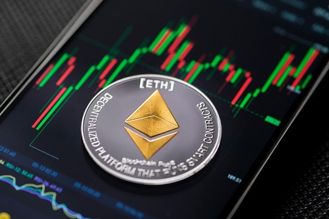 Die zentralen Thesen Der Kryptomarkt verzeichnete in den letzten Wochen aufgrund der ETF-Entwicklungen eine erhöhte Volatilität Grayscale hat in seinem Fall gegen die SEC bezüglich seines ETF-Antrags eine positive Entscheidung erhalten Anschließend fielen die Märkte, als die Regulierungsbehörde das Genehmigungsdatum aller ETF-Anträge verschob Cathie Woods ARK Invest hat jetzt einen Spot-Ether-ETF beantragt Der Markt rechnet größtenteils mit der Zulassung eines auf Futures basierenden Ether-ETFs vor Mitte Oktober ETFs sind unvermeidlich, und obwohl sich die Schlagzeilen wiederholen mögen, gibt es heutzutage kaum Volatilität von anderswo Die Kryptomärkte weisen immer noch eine ungewöhnlich niedrige Volatilität auf, aber in den letzten Wochen gab …