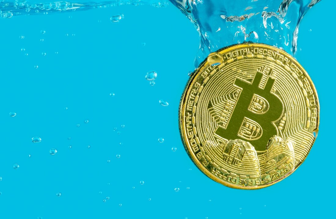 Russlands Präsident Wladimir Putin hat einen Militäreinsatz in der Ukraine angekündigt Bitcoin ist zusammen mit der Mehrheit der Krypto-Assets abgestürzt, als der Markt auf die Nachrichten reagiert Die Spannungen waren den ganzen Monat über hoch, und Berichte warnen davor, dass Russland Truppen in Gebieten konsolidiert, die an die Ukraine grenzen. Russland hat beharrlich behauptet, es habe keine Pläne, in die Ukraine einzumarschieren. Allerdings hat sich die Situation in den letzten Stunden dramatisch verändert. Russlands Präsident Wladimir Putin angekündigt am frühen Donnerstag, dass das Militär des Landes in die Ukraine vordringt, für das, was er als einen bezeichnete „militärischer Sondereinsatz“ zum …