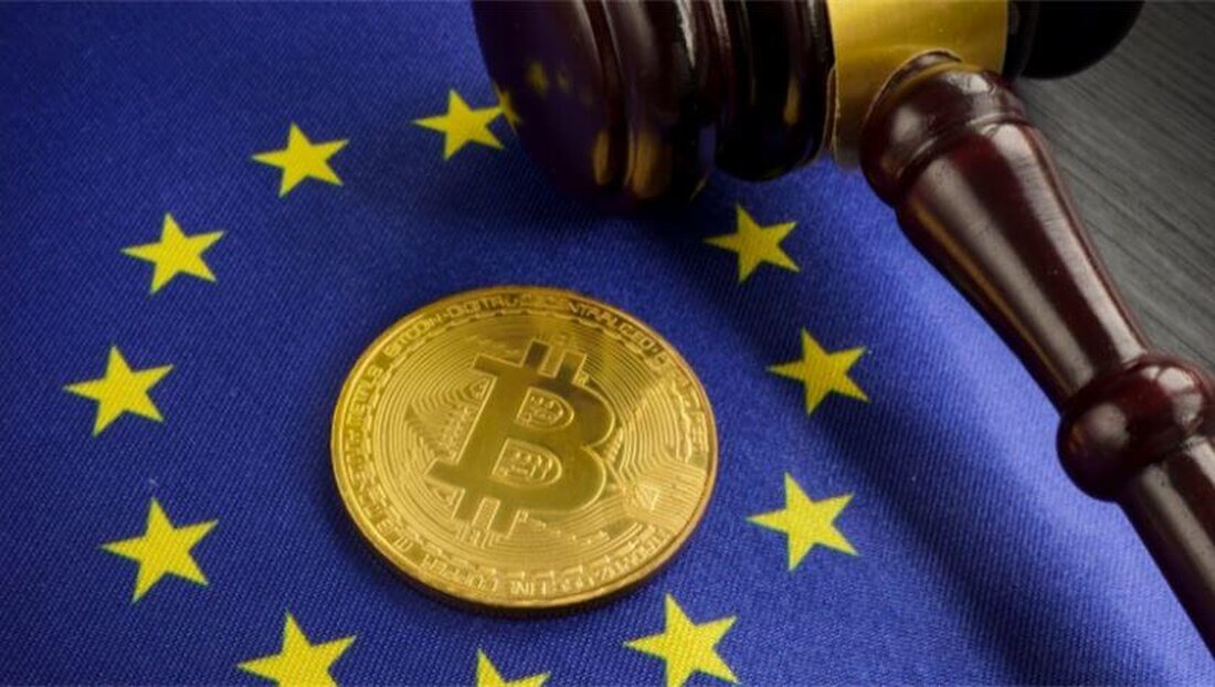 Bitpanda gab bekannt, dass es von der deutschen BaFin die Zulassung als MiCA-konform erhalten hat. Crypto.com hat am Montag seine vollständige MiCA-Lizenz über X bekannt gegeben. Auch andere Plattformen haben sich nach der vollständigen Einführung im Dezember 2024 die wichtige behördliche Registrierung gesichert. Laut Mitteilungen der beiden Unternehmen vom Montag haben Crypto.com und Bitpanda die Zulassung als von Markets in Crypto Assets (MiCA) lizenzierte Börsen erhalten. Das Crypto.com-Team sagte es hatte die volle MiCA-Lizenz erhalten. Dies geschieht nur wenige Tage, nachdem die Börse bekannt gegeben hat, dass sie die grundsätzliche Genehmigung der maltesischen Finanzmarktaufsicht erhalten hat. Bitpanda sagte in einem …