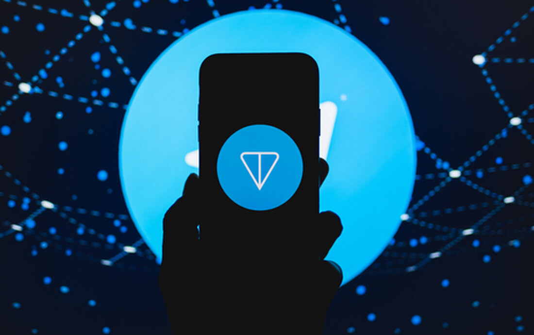 Die TON Foundation arbeitet mit Curve Finance zusammen, um ein Stablecoin-Swap-Projekt zu starten. Das Stablecoin-Swap-Projekt wird die CFMM-Technologie von Curve nutzen, um die Volatilität und Slippage bei TON-Stablecoin-Trades zu reduzieren. Das Projekt wird von einem unabhängigen Team unter Michael Egorov von Curve entwickelt. Die TON Foundation hat sich mit Curve Finance, einer dezentralen Börse (DEX), zusammengetan, um ein TON-basiertes stabiles Swap-Projekt zu starten. In einem Blog-Beitrag Bei der Bekanntgabe der Partnerschaft bezeichnete die TON Foundation, eine gemeinnützige Organisation, die sich der Weiterentwicklung der Open Network (TON)-Blockchain widmet, diese als einen wichtigen Schritt, um den Handel mit Stablecoins zugänglicher zu machen. …