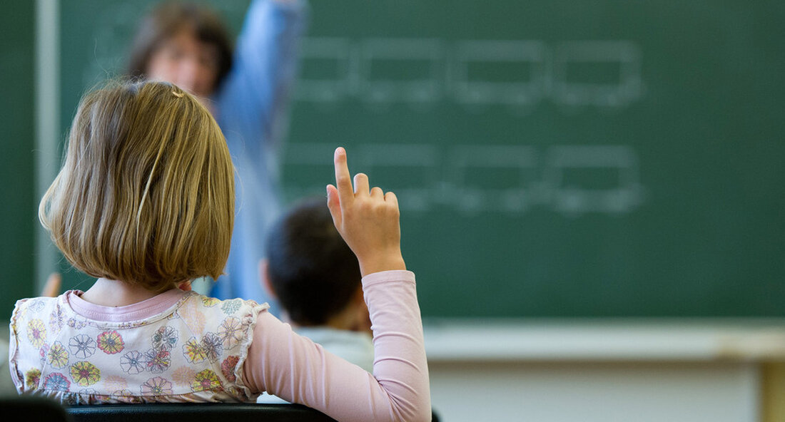 Die erfolgreiche Zusammenarbeit von Land, Stadt und Landkreis Schwäbisch Gmünd an der Landesschule für begabte Schüler wird fortgesetzt. Das 2004 gegründete Landesgymnasium für begabte Schüler in Schwäbisch Gmünd ist ein Eckpfeiler der Förderung begabter Schüler in Baden-Württemberg. Bildungsminister Dr. Susanne Eisenmann hat am Montag, den 14. Dezember 2020 eine Vereinbarung für unterzeichnet Staatliches Gymnasium für begabte Schüler in Schwäbisch Gmünddie erfolgreiche Zusammenarbeit zwischen Stadt, Bezirk und Land zu bekräftigen. Baden-Württemberg ist der Sponsor der Kompetenzzentrum für begabte Studierende, die an die staatliche High School angeschlossen ist. Die Stadt und der Bezirk sind für das staatliche Gymnasium verantwortlich. Mitunterzeichner der Stadt …