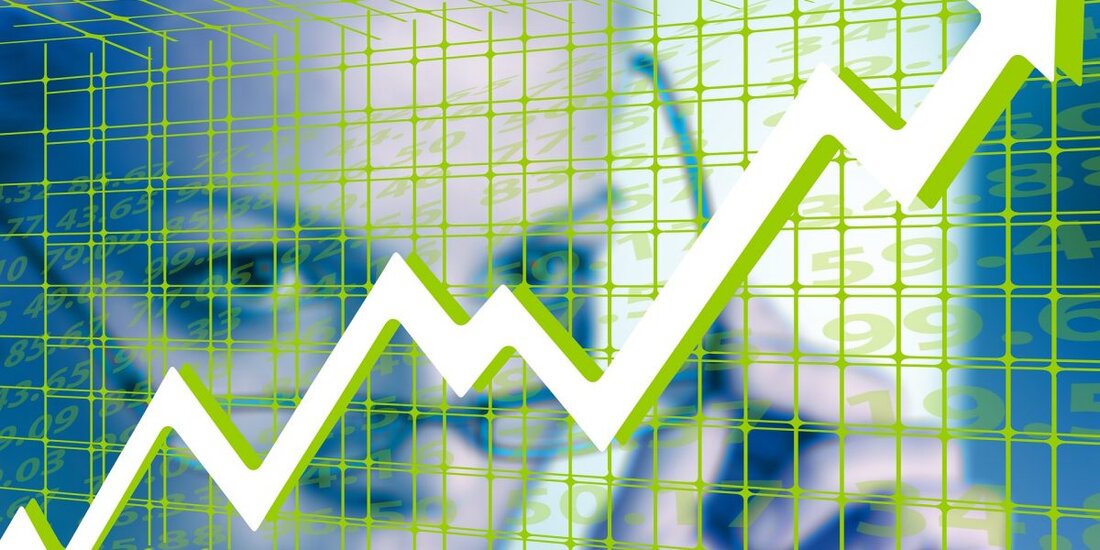 Es war nicht die beste Woche für Kryptowährungen, da Elon Musks Bombe dazu führte, dass Bitcoin tankte und die anderen Altcoins folgten. In den letzten 24 Stunden hat der Markt jedoch Anzeichen einer Erholung gezeigt, wobei Shiba Inu und Dogecoin die Rallye anführten, da Bitcoin darum kämpft, über 50.000 USD zu bleiben. Es war eine gemischte Woche für die Kryptowährungsbranche. Für einige wie Ethereum war es die beste Woche aller Zeiten, als sie diese Woche ihr Allzeithoch erreichte. Für andere wie Bitcoin waren es jedoch die Wochen, die die Fans vergessen möchten, als sich einer ihrer größten Unterstützer dagegen wandte. …