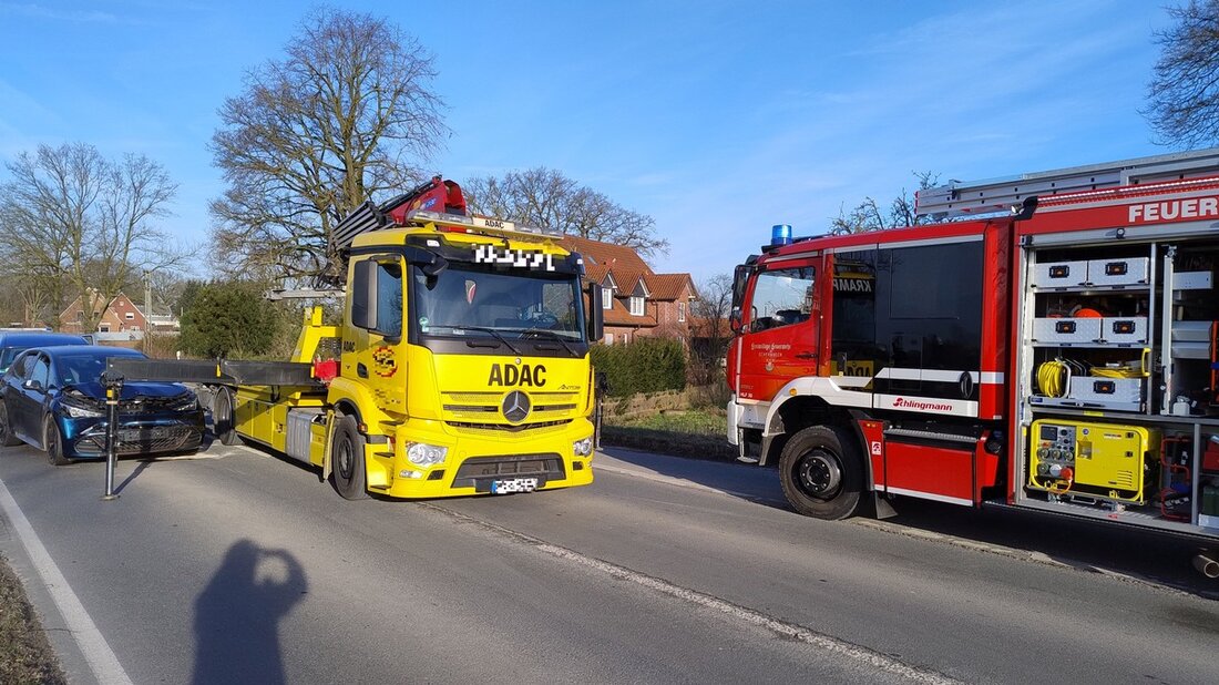 Am Mittwochmorgen kam es auf der B58 zu einem Unfall mit drei Fahrzeugen. Feuerwehr Schermbeck sicherte die Einsatzstelle und übergab sie der Polizei.
