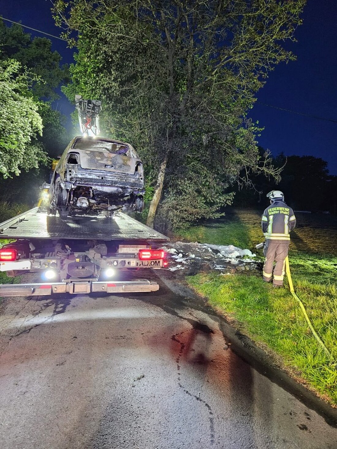 Die Feuerwehr Wetter (Ruhr) bewältigte am Dienstag mehrere Einsätze: einen Verkehrsunfall, einen Kleinbrand und einen Pkw-Brand.