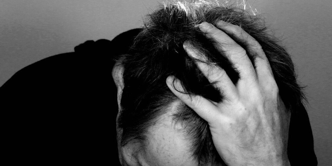 Maxnaut versuchte, seinen Bored Ape NFT für 75 ETH (286.000 $) aufzulisten. Der Investor hat fälschlicherweise 0,75 ETH (2.800 $) eingegeben, was ein Hundertstel des erwarteten Preises ist. Im April dieses Jahres wurde der Bored Ape Yacht Club mit 10.000 NFT-Kollektionen ins Leben gerufen. Seitdem hat sie sich zu einer der renommiertesten Sammlungen der Welt entwickelt, darunter Jimmy Fallon, Post Malone und Steph Curry. So wie es aussieht, ist das billigste, was jeder einen Bored Ape Yacht Club NFT kaufen kann, 52 ETH (198.000 $). Ein als Maxnaut identifizierter Benutzer machte jedoch einen verheerenden „Fat-Finger-Fehler“ und verkaufte seinen Bored Ape …