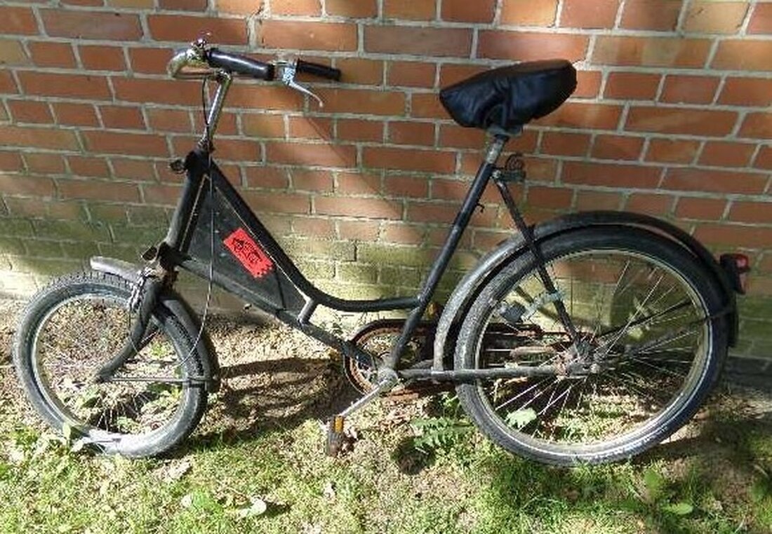 Die Polizei Lüneburg berichtet über Einbrüche, Verkehrsunfälle, Fahren ohne Führerschein und gestohlene E-Scooter. Hinweise gesucht!