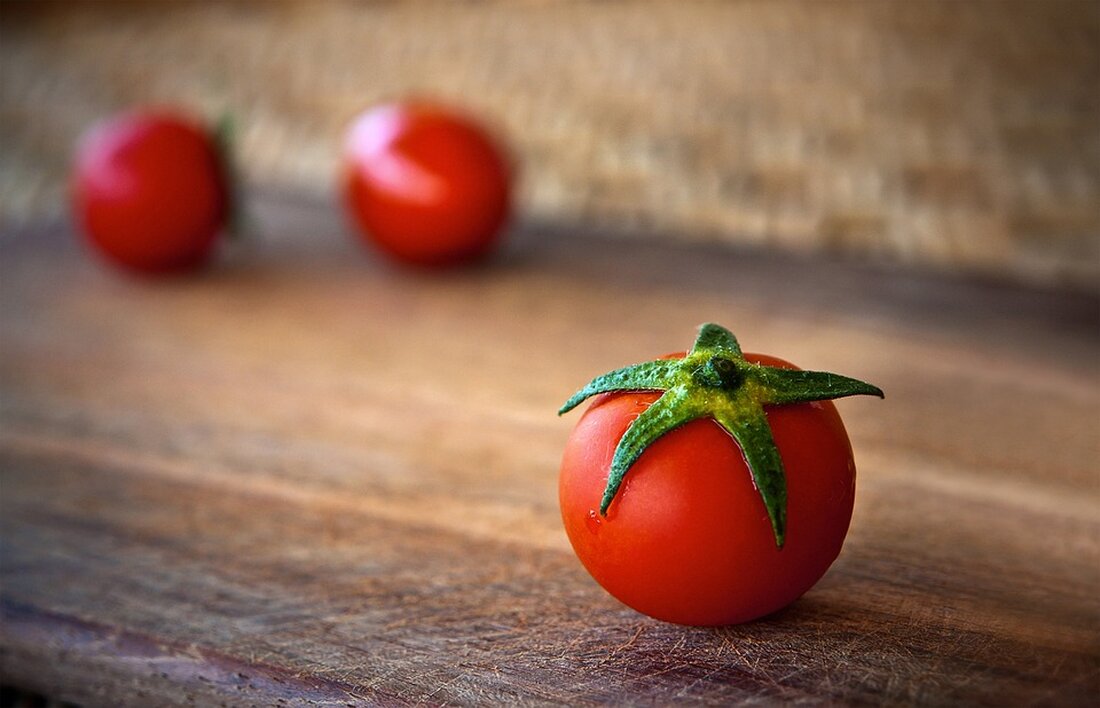 Entdecken Sie unser Rezept für die schnelle Ruckzuck-Tomatenbutter mit nur 5 Zutaten! Ideal für Grillpartys und Snacks beim Spieleabend. Guten Appetit!