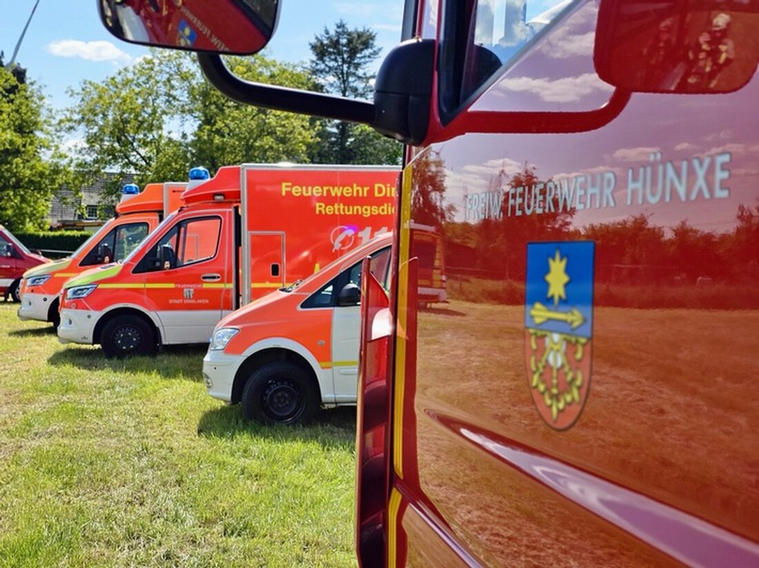 Am 8. Mai 2025 kam es in Hünxe zu einem Zimmerbrand, bei dem ein Kind vermisst wurde. Feuerwehr und Rettungsdienste waren im Einsatz.