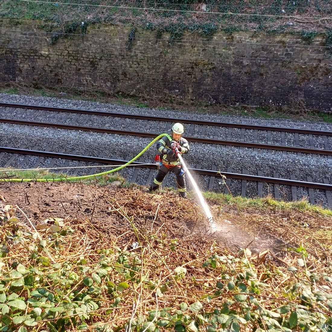 Feuerwehr Wetter (Ruhr) hatte ein einsatzreiches Wochenende mit mehreren Alarmierungen, darunter Brand- und Rettungseinsätze.