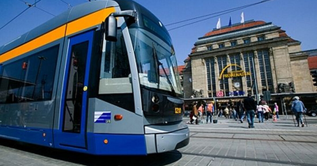 Einschränkungen im LVB-Linienverkehr am 9. November 2022 Am Mittwoch, 9. November 2022, kommt es zu Einschränkungen im Linienangebot der Leipziger Verkehrsbetriebe. Grund sind Betriebsversammlungen. © Leipziger Verkehrsbetriebe GmbH Um die Fahrplanstabilität insgesamt zu gewährleisten, fahren am 9. November 2022 nur die Straßenbahnlinien 1, 3, 4, 7, 9, 11, 14, 15 und 16 sowie die zahlreichen Buslinien, außer die Buslinien 60 und 89. Straßenbahnlinien, die sich größtenteils den Fahrtweg mit anderen Linien teilen, wie die 2, 8, 10 und 12, fahren an diesem Tag nicht. Sonderlinien zum Spiel von RB Leipzig nicht betroffen Geplante Veranstaltunsgangebote, wie Sonderlinien zum RB-Stadion, fahren wie &hellip;