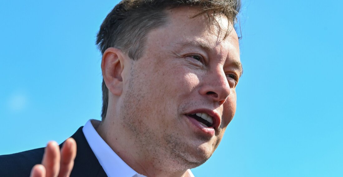 Elon Musk bestreitet, inmitten der Spekulationen mit Trump über Kryptowährungen gesprochen zu haben. In letzter Zeit hat Trump aktiv für Bitcoin (BTC) geworben, möglicherweise um Wählerstimmen zu gewinnen. Es gibt Spekulationen über eine mögliche Beraterfunktion von Musk in Trumps Präsidentschaftswahlkampf 2024. Elon Musk, der CEO von Tesla und SpaceX, hat in einem Post auf X Berichte entschieden zurückgewiesen, denen zufolge er mit dem ehemaligen Präsidenten Donald Trump über Kryptowährungen gesprochen habe. Dieses Dementi erfolgt vor dem Hintergrund wachsender Spekulationen und mehrerer Berichte, denen zufolge die beiden einflussreichen Persönlichkeiten Gespräche über kryptobezogene Themen geführt hätten. Ich bin mir ziemlich sicher, dass &hellip;