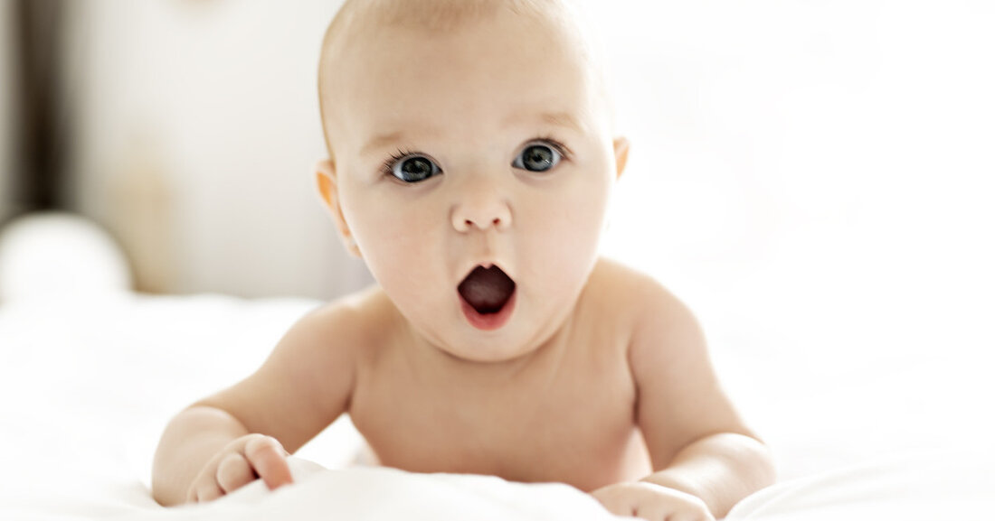 Emma und Karl sind die beliebtesten Babynamen 2022 47 kleine Emmas und 55 Karls kamen 2022 in Leipzig zur Welt. Damit hat der traditionelle Jungenvorname, der der „freie Mann“ bedeutet, Emil als beliebtesten Jungennamen abgelöst. Der „Eifrige“ hatte zwei Jahre in Folge die Statistik der beliebtesten Vornamen in Leipzig angeführt – und rangiert in diesem Jahr auf Platz 5. © pololia &#8211; stock.adobe.com Anders bei den jungen Damen: Emma hat sich nach einem kurzen Intermezzo von Charlotte (Platz 1 in 2021) wieder ihren Spitzenrang aus dem Jahr 2020 gesichert. Auch 2017 und 2018 hatte sie die weiblichen Vornamen angeführt. Auf &hellip;