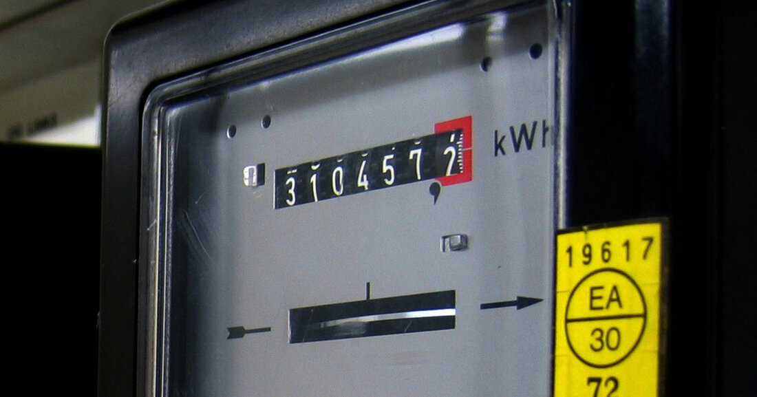 Energieberatung am 15.01.2024 in Leipzig Am Montag, dem 15. Januar 2024, haben Verbraucher in Leipzig die Möglichkeit, an einem Beratungsangebot zum Thema Energie sparen teilzunehmen. Das Umweltinformationszentrum (UiZ) und die Verbraucherzentrale Sachsen bieten von 16:00 bis 18:30 Uhr eine anbieterunabhängige und kostenlose telefonische Energieberatung an. Schwerpunkte der Beratung Die Schwerpunkte der Beratung liegen auf verschiedenen Bereichen, die das Energiesparen im Haushalt betreffen. Dazu gehören der bauliche Wärmeschutz, der Einsatz regenerativer Energien sowie mögliche Fördermöglichkeiten und die Abrechnung von Strom- und Heizkosten. Die Beratungstermine werden nur nach vorheriger telefonischer Anmeldung unter der Nummer 0341 696 2929 vergeben. Weitere Informationen Für weitere …