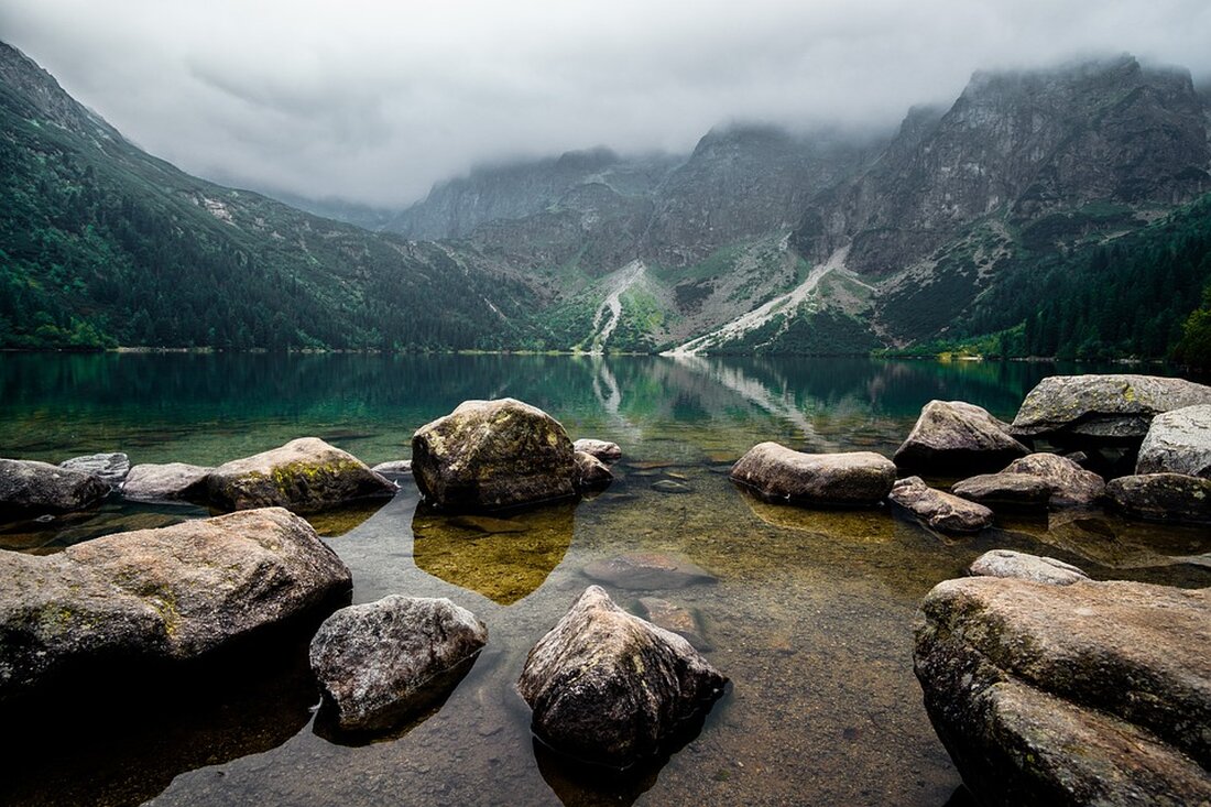 Norwegen ist bekannt für seine atemberaubende Natur und lockt jedes Jahr zahlreiche Abenteuer- und Naturbegeisterte an. Doch um das Land vollends zu genießen und einzutauchen in die Kultur und Geschichte Norwegens, bedarf es oft auch Kenntnisse der Landessprache. Aus diesem Grund bietet die Volkshochschule Marzahn-Hellersdorf im Juni und Juli 2024 neue Norwegischkurse an, um Interessierten die Möglichkeit zu geben, die norwegische Sprache zu erlernen. Der Norwegisch B2/C1 Konversationskurs richtet sich an Teilnehmer, die bereits über solide Kenntnisse der norwegischen Sprache verfügen und ihre mündlichen Fähigkeiten verbessern möchten. Der Kurs findet online statt und bietet eine interaktive Lernumgebung, in der die …