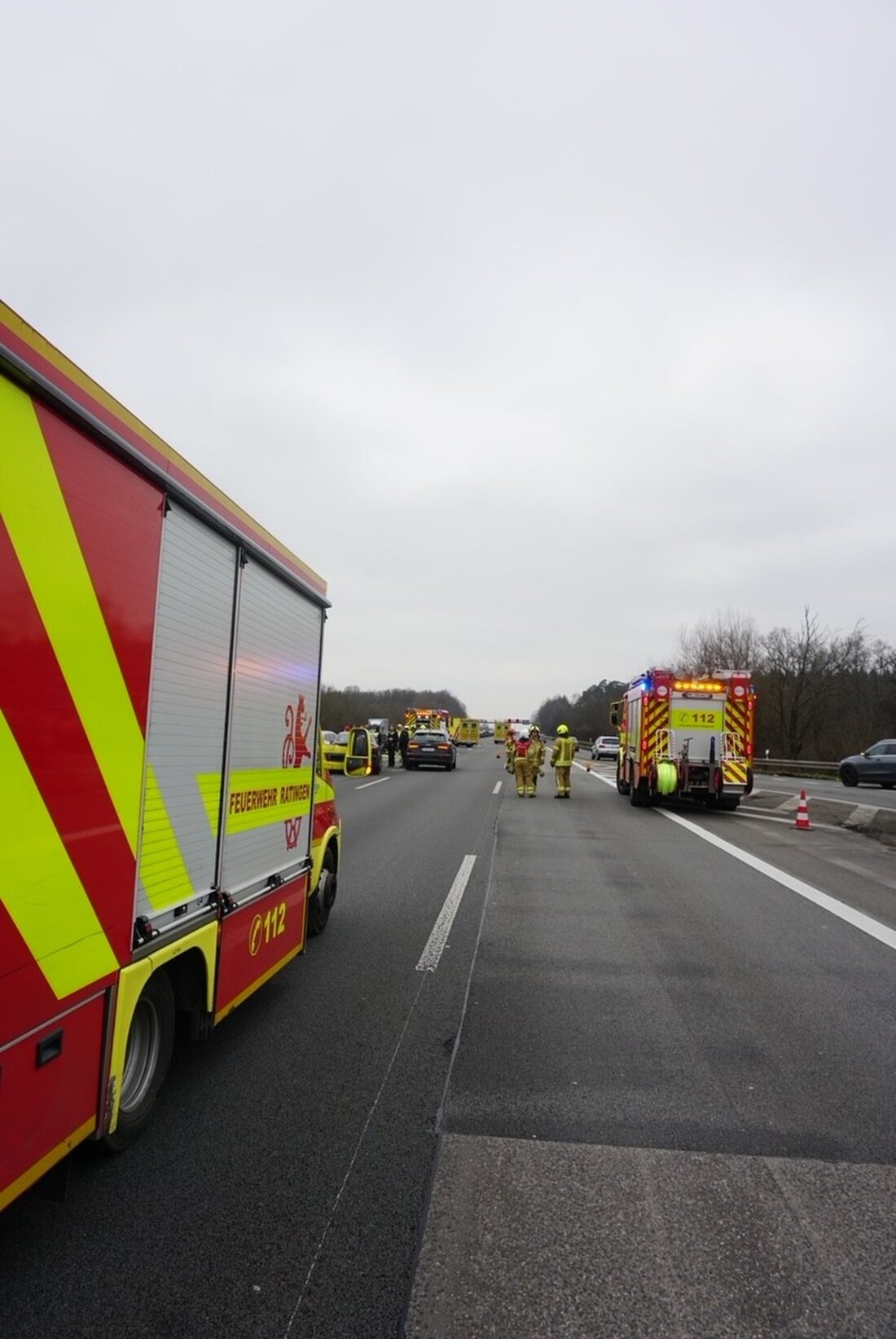 Am 1. März 2025 erlebte die Feuerwehr Ratingen einen intensiven Tag mit mehreren Einsätzen, darunter Verkehrsunfälle und ein Küchenbrand.