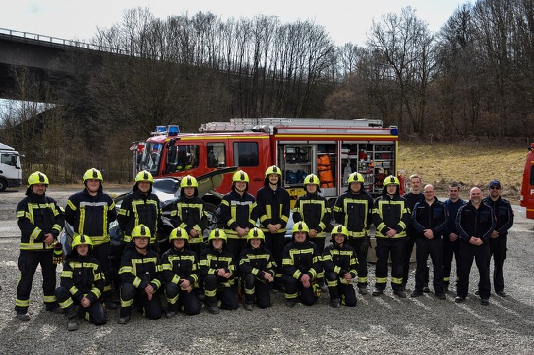 Die Freiwillige Feuerwehr Wenden hat am 22. März die Grundausbildung erfolgreich mit 16 Teilnehmern abgeschlossen.