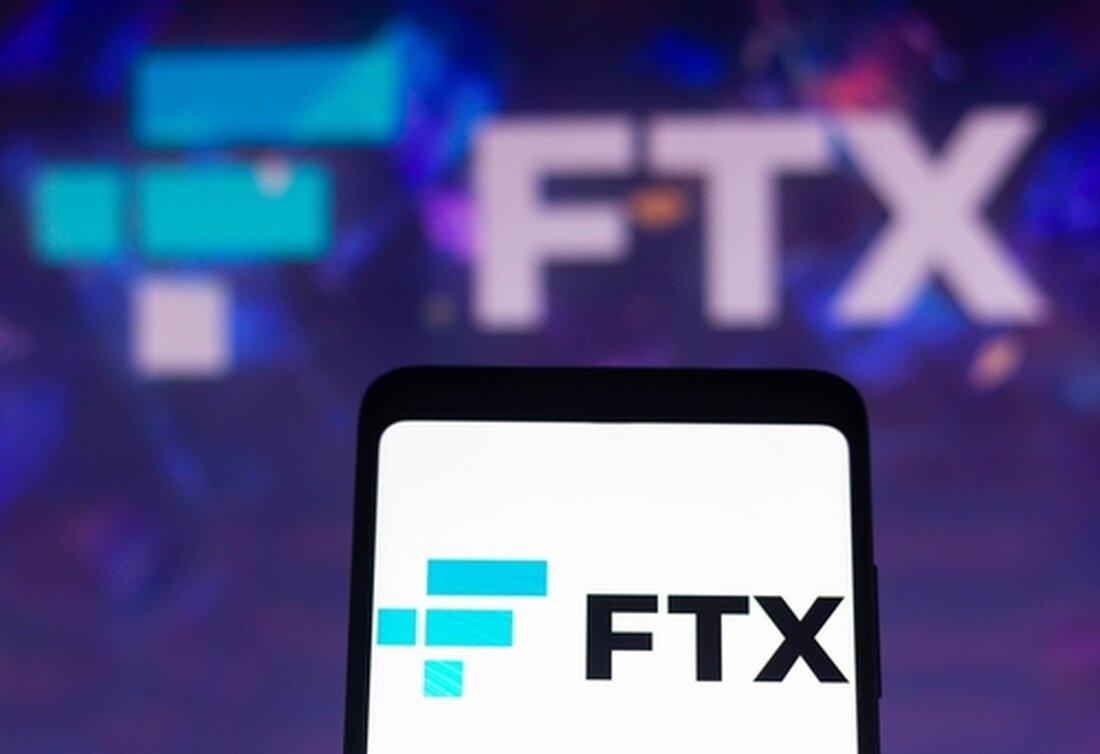 FTX versuchte, 323 Millionen US-Dollar von den Gründern von FTX Europe zurückzufordern, einer Kryptoplattform, die die bankrotte Börse im Jahr 2021 erworben hatte. Laut Gerichtsdokumenten argumentierte FTX, dass die Börse für das Startup zu viel bezahlt habe. Die Einigung bedeutet, dass die Gründer von FTX Europe ihr Unternehmen nun für 32,7 Millionen US-Dollar zurückkaufen werden. FTX, die bankrotte Krypto-Börse, die die Krypto-Welt schockierte, als sie im Jahr 2022 implodierte, hat zugestimmt, ihre europäische Tochtergesellschaft an die ursprünglichen Eigentümer zu verkaufen. Nachdem FTX einen Fall eingestellt hatte, der darauf abzielte, Geld zurückzufordern, das für den Kauf des in Europa ansässigen Krypto-Startups …