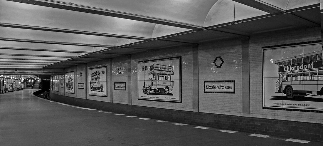 "Die Fahrbahnsanierung der Klosterstraße, ursprünglich für den 01.11.2024 geplant, verschiebt sich wegen Lieferverzögerungen bei Baustoffen auf den 05.11.2024. Erfahren Sie mehr über die Hintergründe und den neuen Zeitplan der Maßnahme."