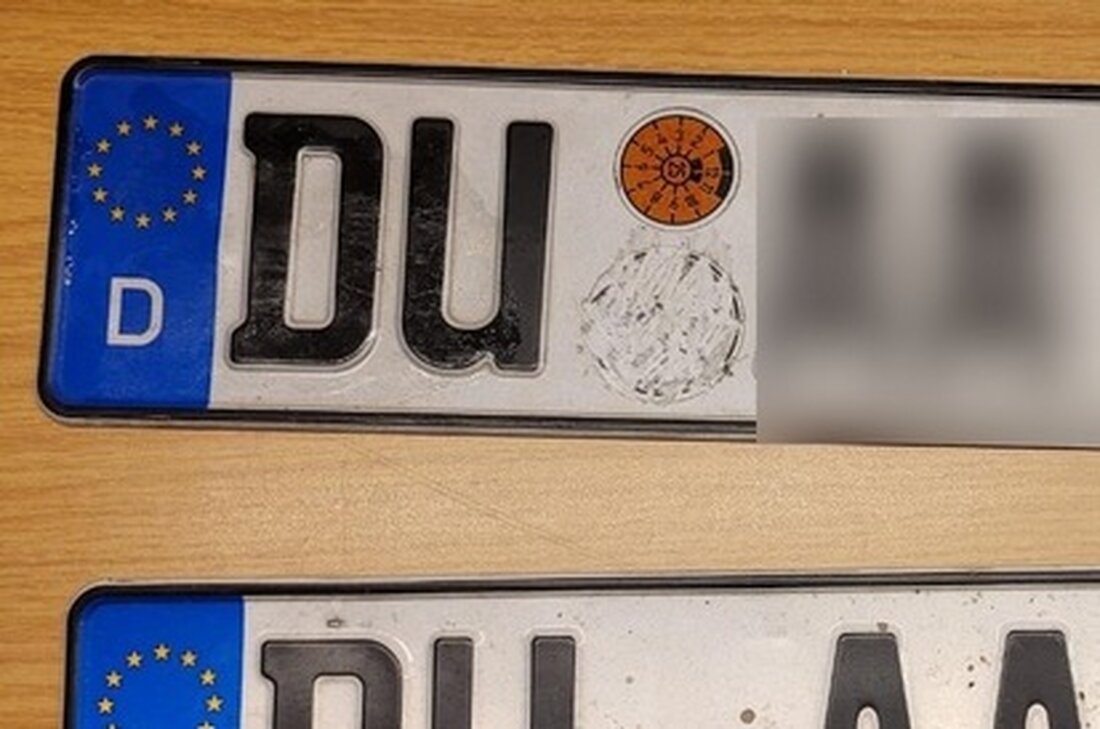 Bundespolizei kontrolliert in Handewitt einen gesuchten Mann mit gefälschten Dokumenten und entwertet illegale Autokennzeichen.