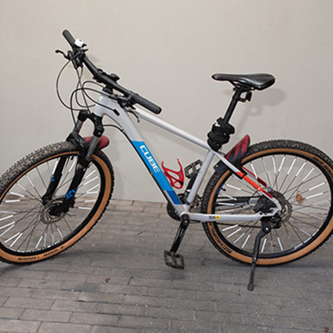 Am 09.02.2025 wurde ein "Cube"-Mountainbike in Detmold-Hiddesen gefunden. Eigentümer werden gebeten, sich zu melden.
