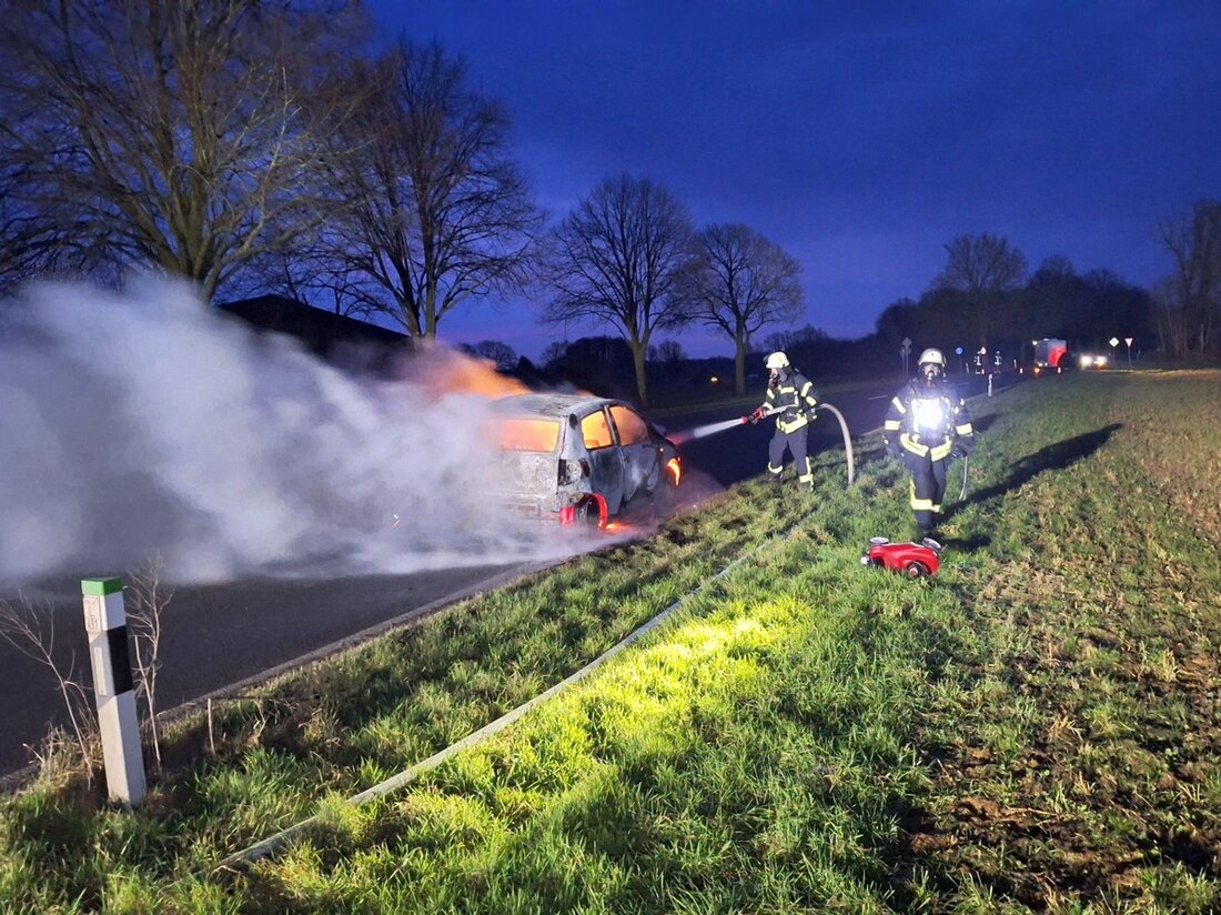 Die Feuerwehr Sonsbeck rückte am 22.02.2025 zu zwei Fahrzeugbränden aus: Ein PKW auf der Alpener Straße und ein LKW auf der A57.