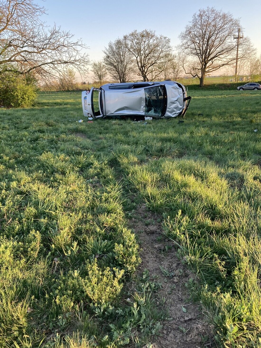 Am 04.04.2025 verunfallte eine afghanische Familie am Wiesbadener Kreuz. Der Fahrer verlor die Kontrolle, das Fahrzeug überschlug sich.