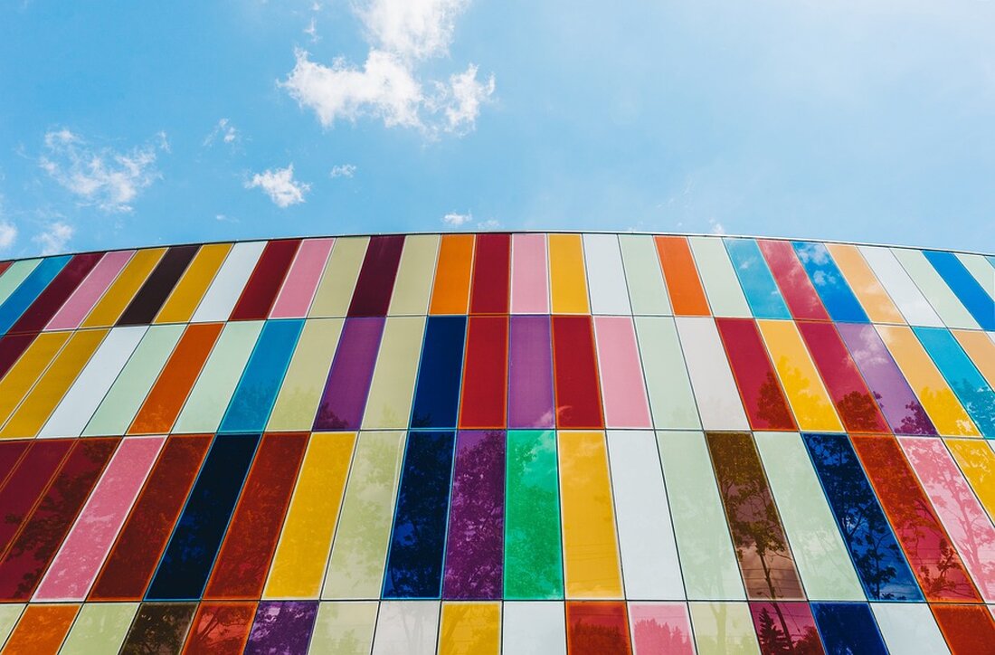 Entdecken Sie die faszinierende Ausstellung „BEHIND THE COLOUR – orient meets occident“ mit Werken des iranischen Malers Salman Sadeghi. Die Eröffnung findet am 13. September 2024 in Berlin statt, begleitet von Live-Musik. Besuchen Sie uns bis zum 21. November 2024 im resiART & der Galerie Interkulturell - der Eintritt ist frei!