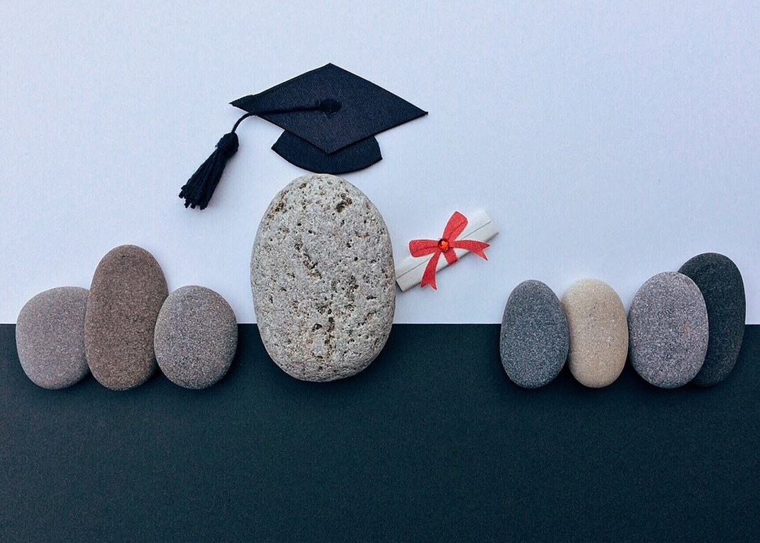 Am 21. Oktober 2023 feierte die Berlin International University ihre Absolventen der Class of 2023 in der Urania Berlin. Herzlichen Glückwunsch an alle Graduierenden!