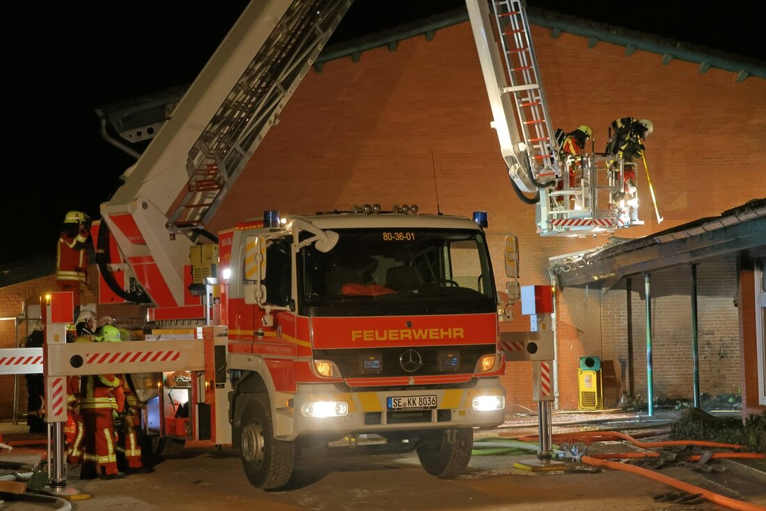 In Schmalfeld brach am 18.02.2025 ein Feuer in der Grundschule aus, das rund 80 Feuerwehrkräfte mobilisierte. Der Schulbetrieb wurde ausgesetzt.