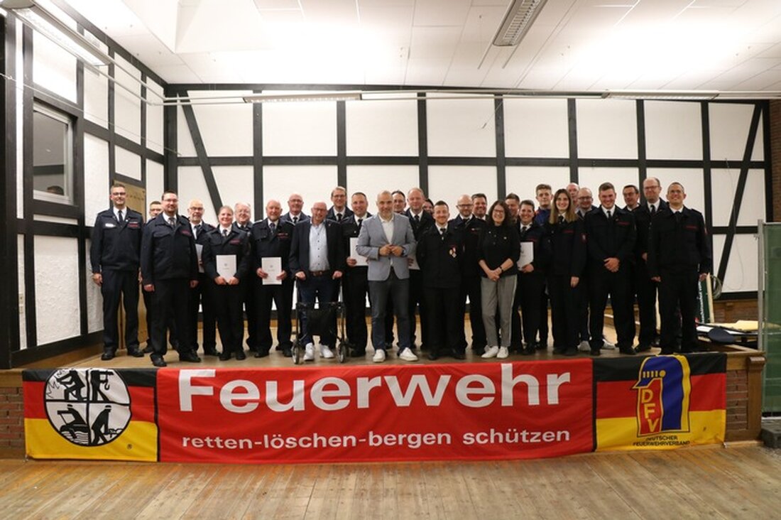 Feuerwehr Arnsberg reorganisiert: Auflösung des Basislöschzugs 5 stärkt lokale Strukturen und Einsatzbereitschaft.