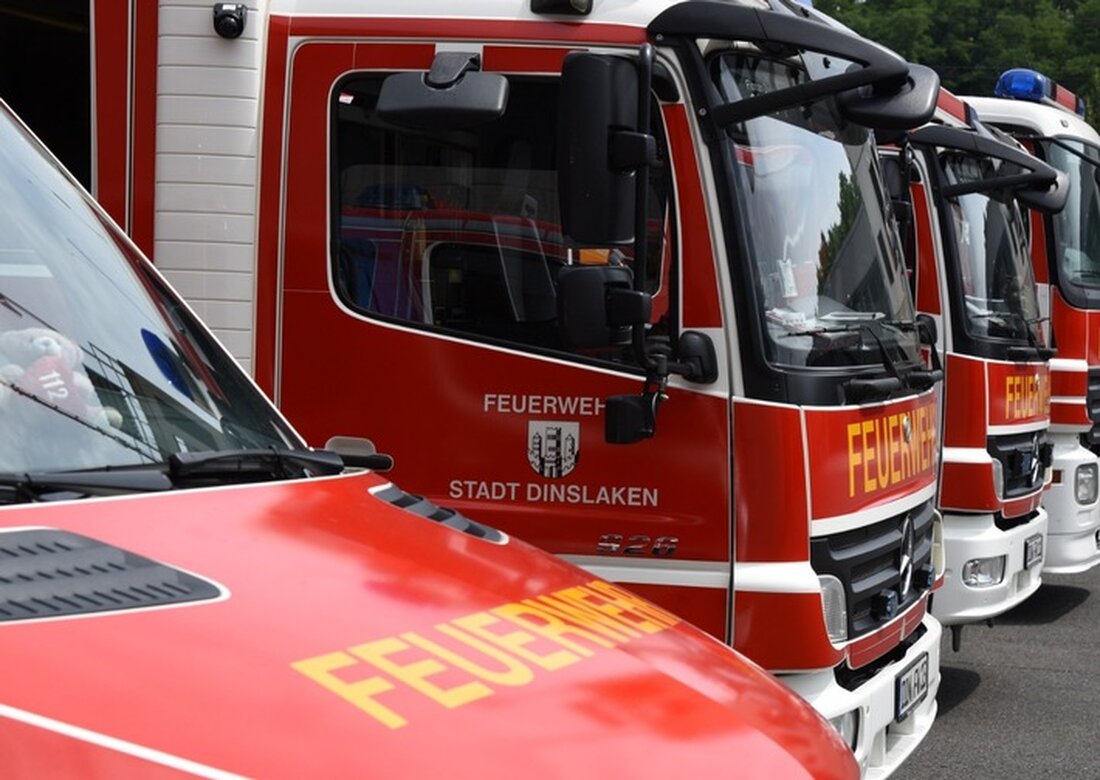 Am Abend wurde die Feuerwehr Dinslaken zu einem Zimmerbrand auf der Talstraße alarmiert. Erhitztes Öl entzündete sich, doch es entstand kein weiterer Schaden.