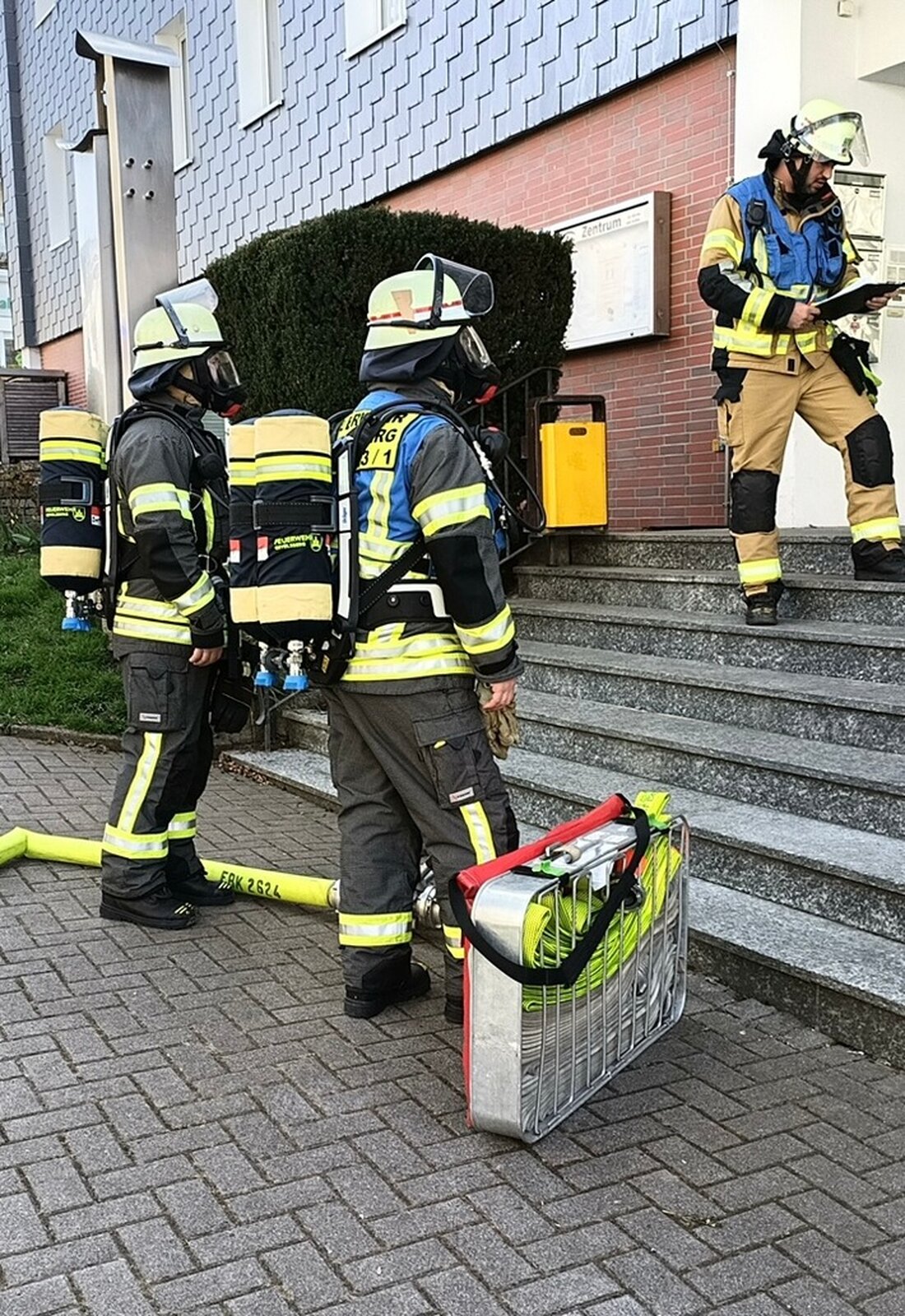 Die Feuerwehr Gevelsberg war am 1. April 2025 mehrfach im Einsatz, darunter Hilfe bei einem Krankentransport und Gasgeruch.