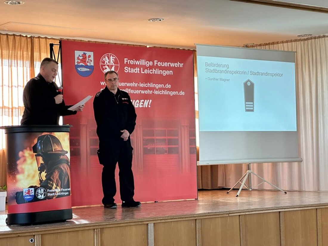 Bei der Jahreshauptversammlung 2025 der Feuerwehr Leichlingen wurden Ernennungen, Beförderungen und Projekte für die Zukunft vorgestellt.