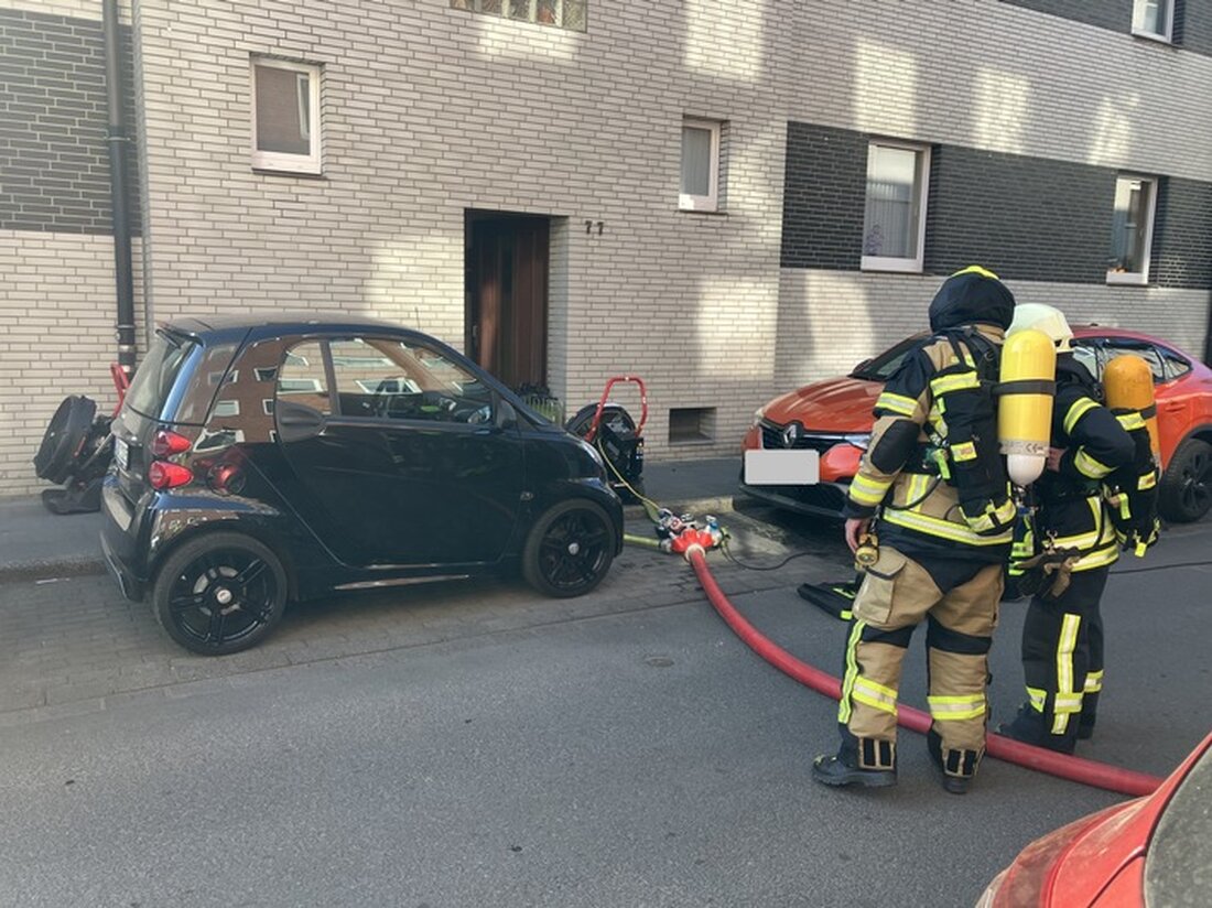 Feuerwehr Oberhausen löschte am 02.04.2025 schnell einen Zimmerbrand in der Saarstraße. Brandursache wird ermittelt.