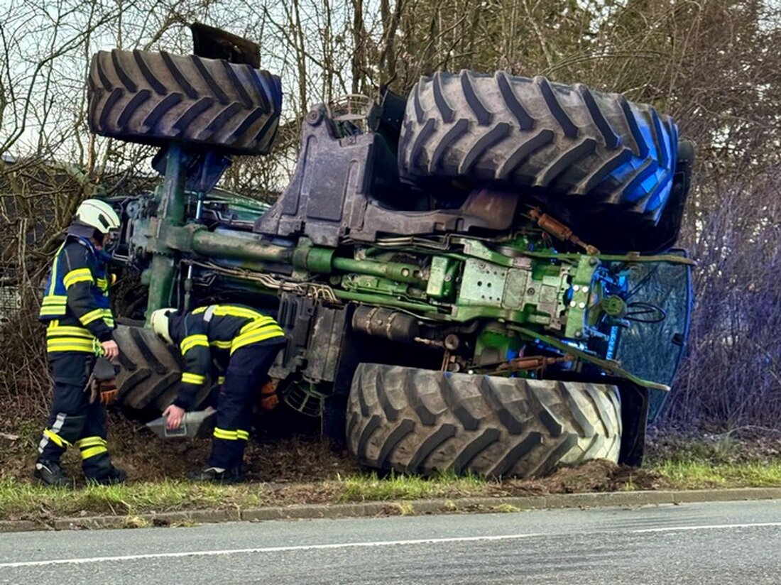 Die Feuerwehr Sprockhövel war mehrfach im Einsatz: Ein Traktorunfall und Wasserrohrbrüche sorgten für Verkehrssperren und Warnungen.