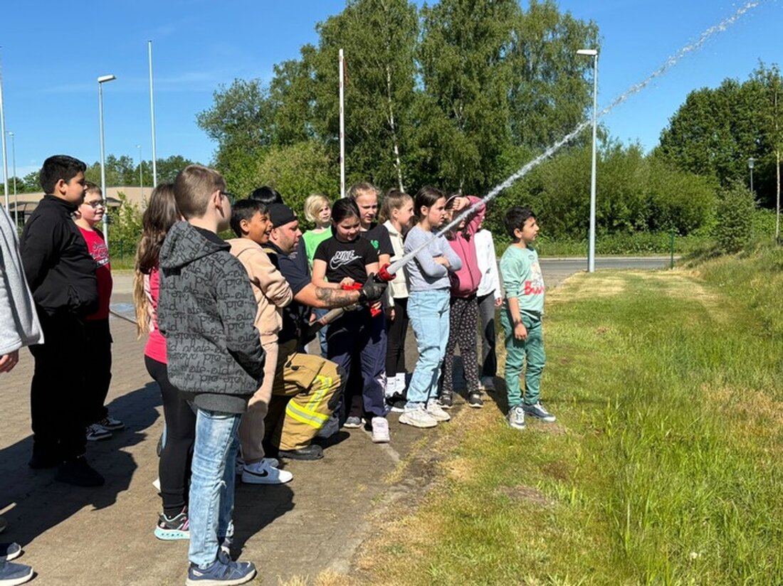 Die Feuerwehr Wildeshausen veranstaltete einen praxisnahen Aktionstag zur Brandschutzerziehung für rund 80 Kinder aus der Region.