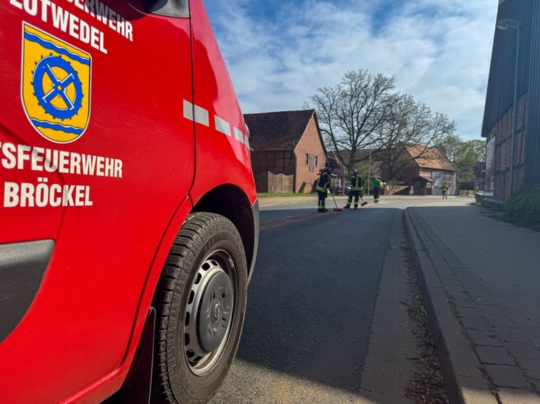 Feuerwehren in Flotwedel waren erneut gefordert: Eine Ölspur und eine qualmende Papierpresse hielten sie am 16. April 2025 in Atem.