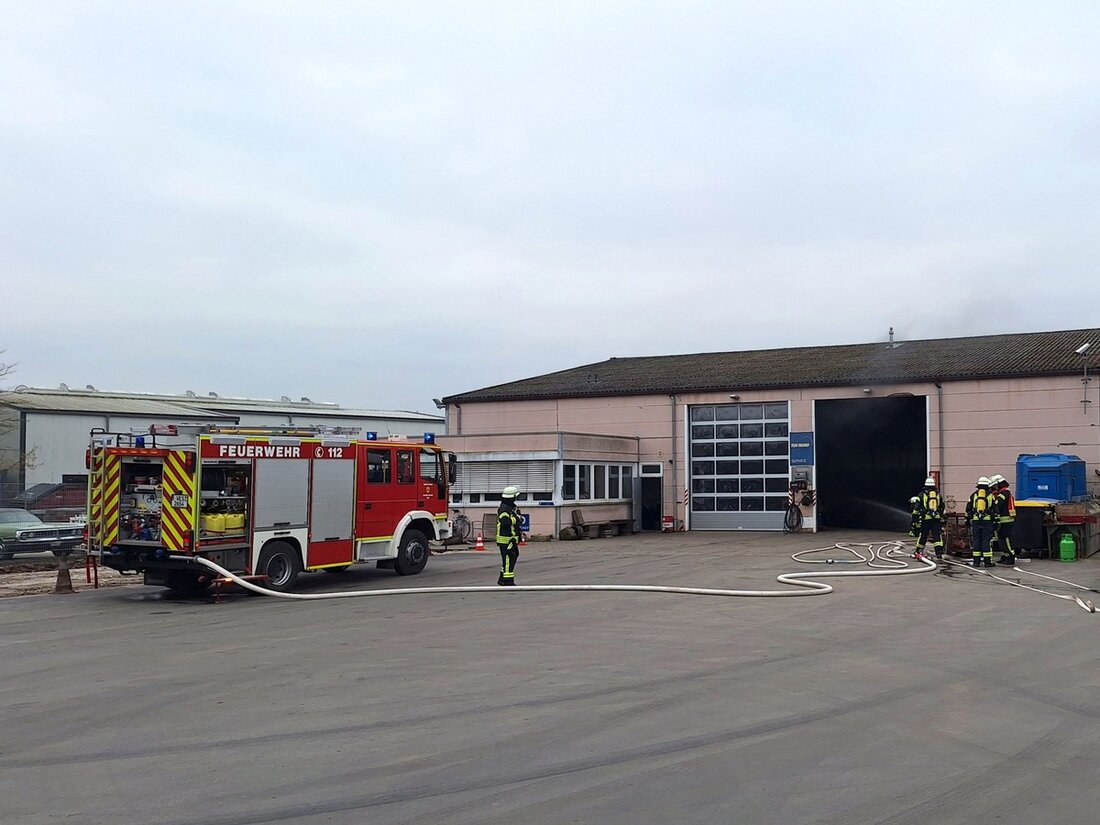 Am Donnerstag, 20.02.2025, löschte die Feuerwehr Sonsbeck eine brennende Gasflasche und reagierte auf eine ausgelöste Brandmeldeanlage.