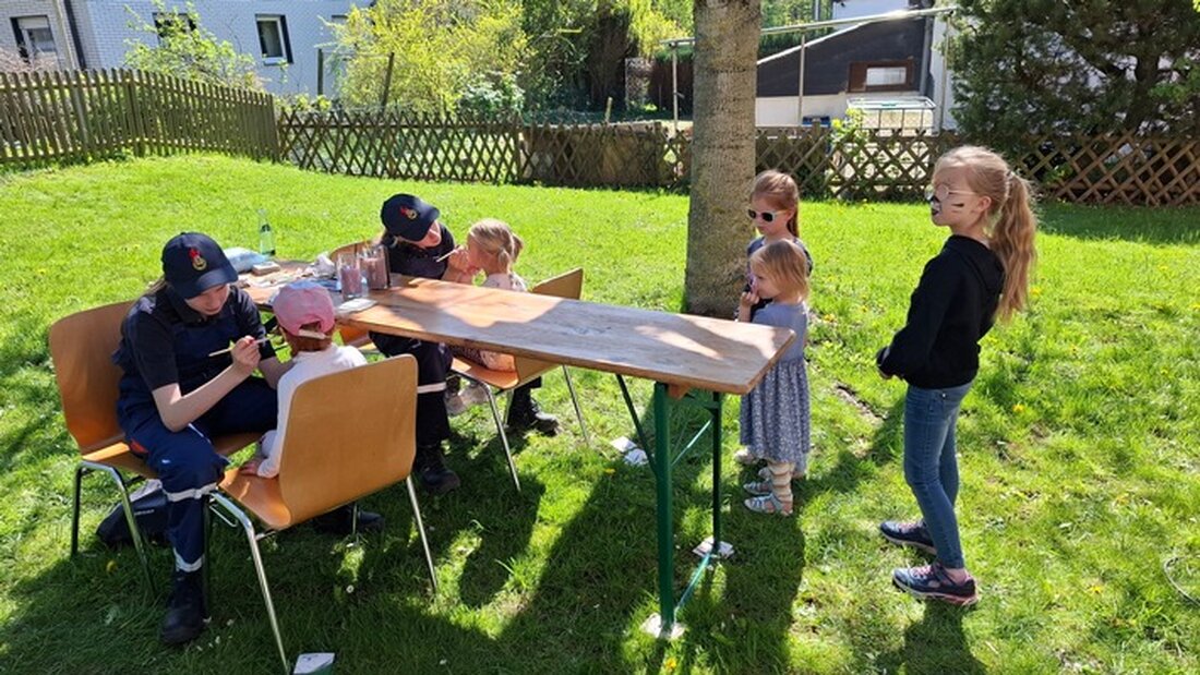 Am 26. April begeisterte der Tag der offenen Tür der Löschgruppe Wennigloh mit Rettungskarten, Schauübungen und Spielmöglichkeiten für Kinder.