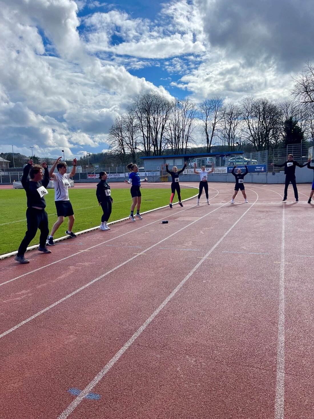 Erfahren Sie, wie Interessierte am 23.03.2025 im Moselstadion mit der Polizei Trier für das Auswahlverfahren trainierten.