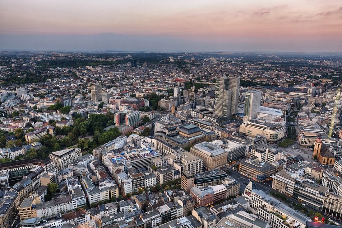 Der LUS-DAX fällt leicht auf 19.472 Punkte in Frankfurt; Top- und Flop-Aktien zeichnen sich ab. Aktuelle Marktanalysen und Entwicklungen.