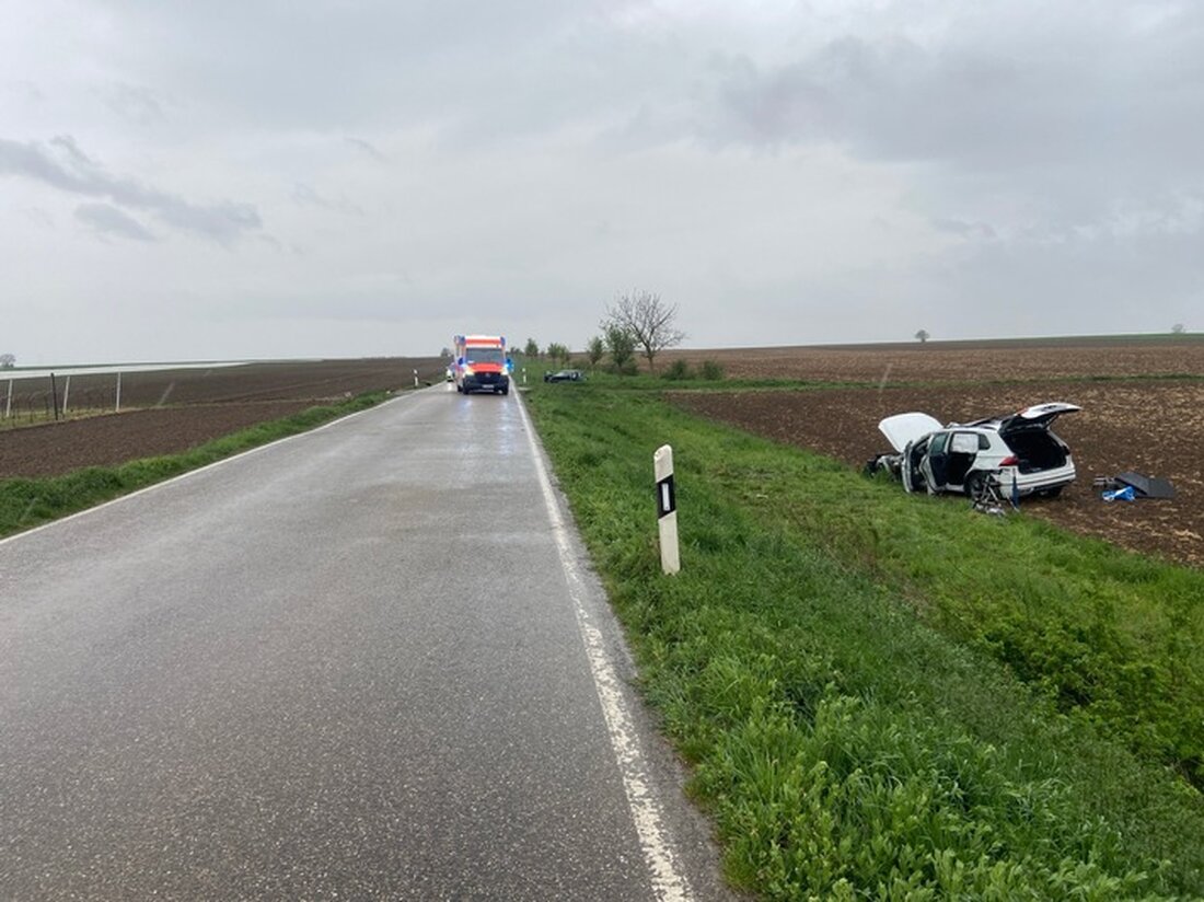 Frontalzusammenstoß auf der L455 bei Dirmstein: Schwerverletzte bei Verkehrsunfall zwischen PKW und Jeep. Polizei ermittelt.