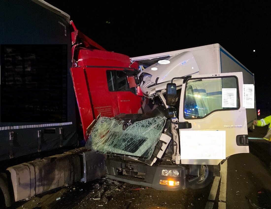 Am 27. Februar 2025 kollidierten in Wolfsburg zwei LKW frontal. Glücklicherweise gab es keine Verletzten, aber hoher Sachschaden.