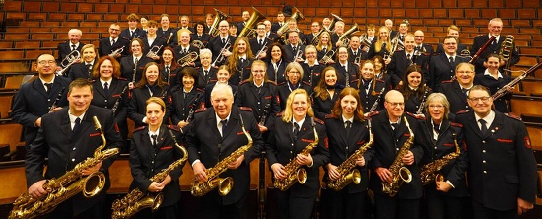 Der Musikzug der Feuerwehr Velbert lädt am 11.05.2025 zum Muttertagskonzert in der Kirchhalle an der Bleibergstraße ein. Seien Sie dabei!